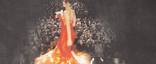 Katniss Reveals Cinna's Dress  The Hunger Games: Catching Fire