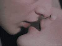 Peeta-and-katnis GIFs - Get the best GIF on GIPHY