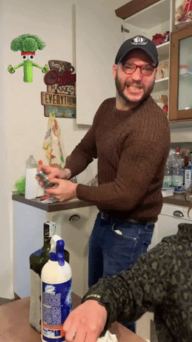 Gg GIF