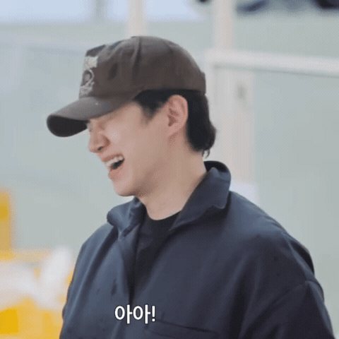 Leejunho Omg GIF by enchantesg