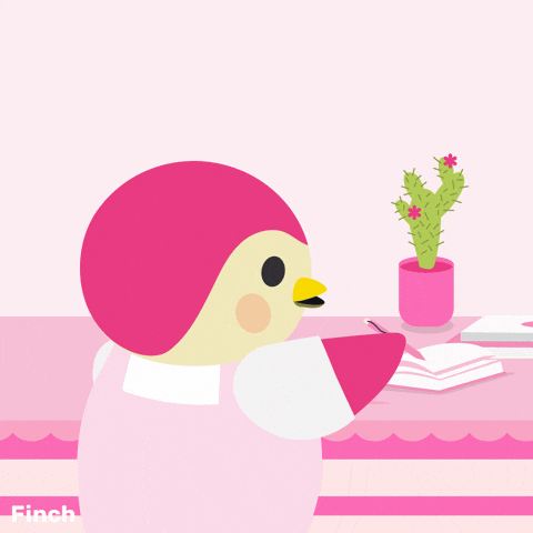 DESCRIÇÃO DA IMAGEM: animação de um filhote de pássaro cor-de-rosa vestindo um macacão cor-de-rosa e uma camiseta branca e fazendo anotações em um carderno cor-de-rosa.