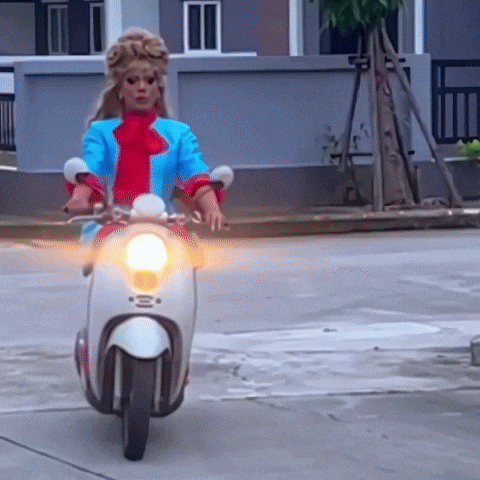 giphy.gif?cid=9b38fe91h2r305r0z8vg43ayrihw2f1s7xj5wq5pf21rbq4q&ep=v1_gifs_username&rid=giphy.gif&ct=g