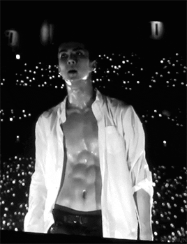 tommiechastine exo abs sehun GIF