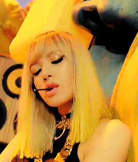 gisefranco blackpink lisa GIF