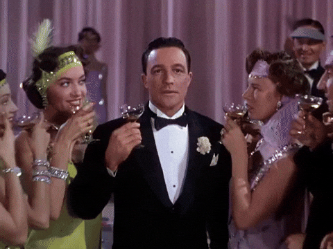 mirando en el amor GIF