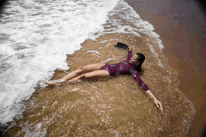 arthurdesouza #fail #girl #summer #beach GIF