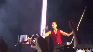 smf2 love kiss 2017 crowd GIF