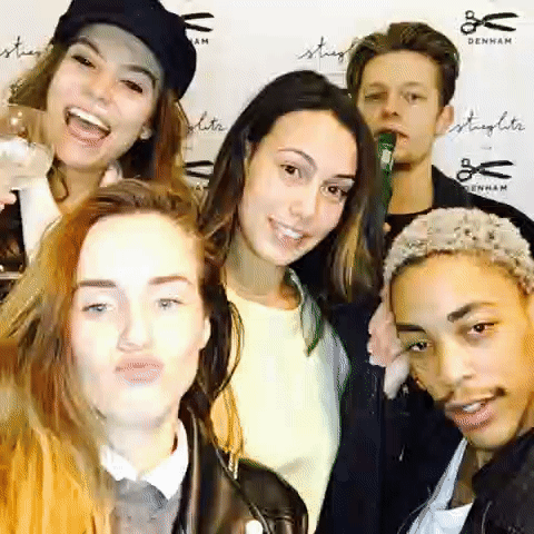 janaanjoliemorrel-armstrong  GIF