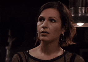 Side Eye Mieke GIF by VTM.be