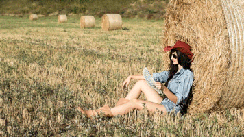 individualx cinemagraph heat lady field GIF