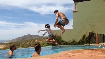 Entredosmares piscina salto entredosmares GIF
