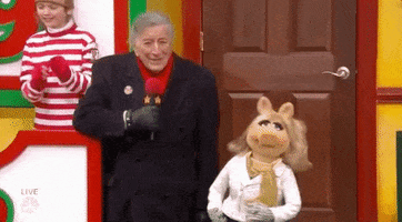 Miss Piggy GIF by The 97th Macy’s Thanksgiving Day Parade