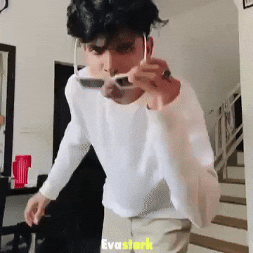 Eva GIF