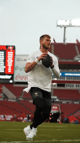 Quarterback Qb GIF by New Orleans Saints