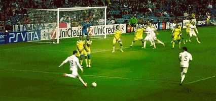 Cristiano Ronaldo Free Kick Gifs Get The Best Gif On Giphy
