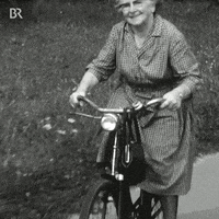 Old Lady Vintage GIF by Bayerischer Rundfunk