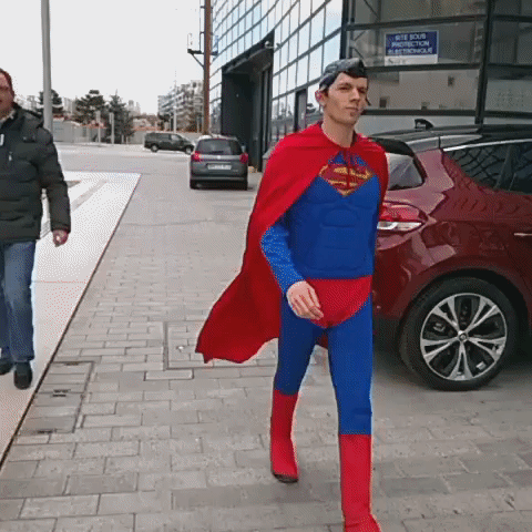 Largus superman renault scenic GIF