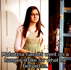 Ariel Winter GIFs - Find & Share on GIPHY