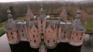 If you were a king  queen during medieval times howd your castle look like What