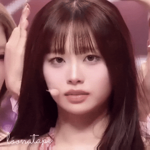 Kim Jiwoo Loona Chuu GIF