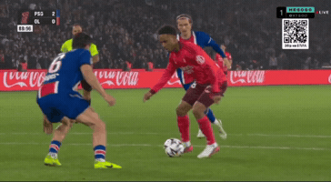 Defending Paris Saint-Germain GIF