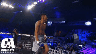 Mixed Martial Arts Kiss GIF by CombateAmericas