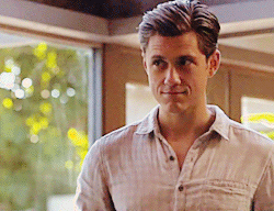 aaron tveit
