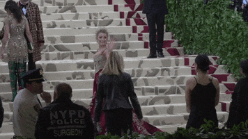 blake lively hello GIF by LifeMinute.tv