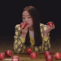 loona-yves-loonatape-AqGvPDqISjY2Dg7mVm