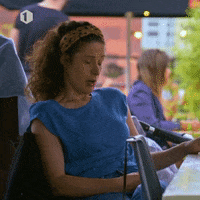 Leave It Nora GIF by vrt