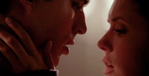 The Vampire Diaries Kiss GIF - Find & Share on GIPHY