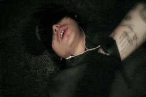 Musica Laying GIF