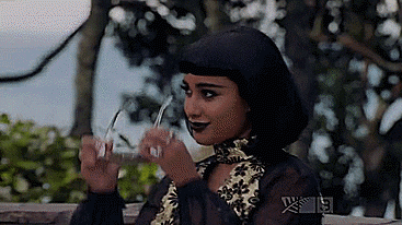 giphy.gif?cid=8fc3c897e8ea2b8132a56799f8