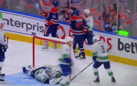 edmonton-oilers-vancouver-canucks-nhl-hit-FBbeIMj9GOMxMWl6er
