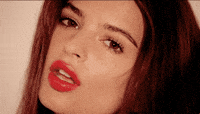 meow-emily-ratajkowski-FJKwXQH00CFMI