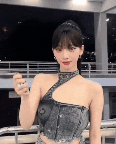 Karina GIF