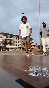 Amsterdenim-break-dancing-press-up-handstand-walk-HWDewKUXeL3sepRYTi