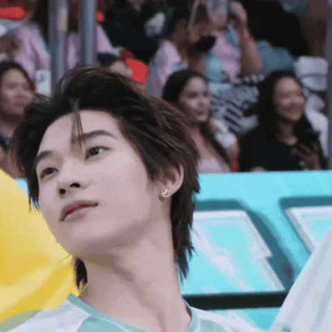Teetee Wanpichit GIF