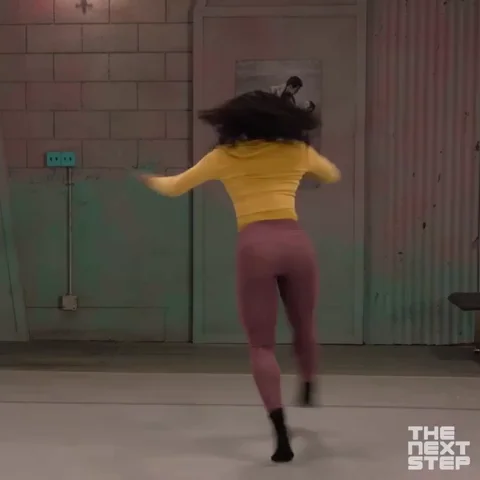 Season 8 Dancing GIF