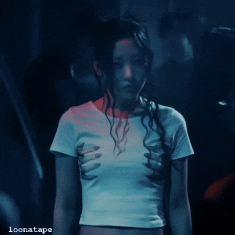 Loona Yves GIF