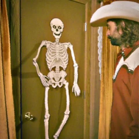 giphy.webp?cid=ecf05e475ig6l4jeipisprgwejjpglofy1f75iyappk5jjcf&ep=v1_gifs_search&rid=giphy.webp&ct=g