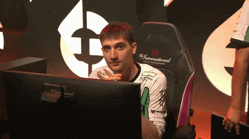 Dota 2 Thumbs Up GIF by Evil Geniuses