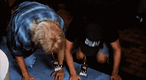 giphy.gif?cid=790b76111640a32bc9b9095379