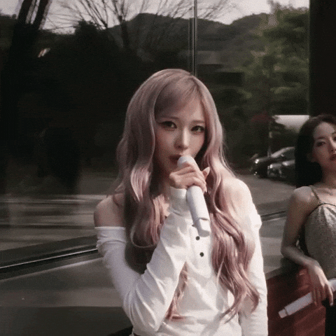 Billlie GIF