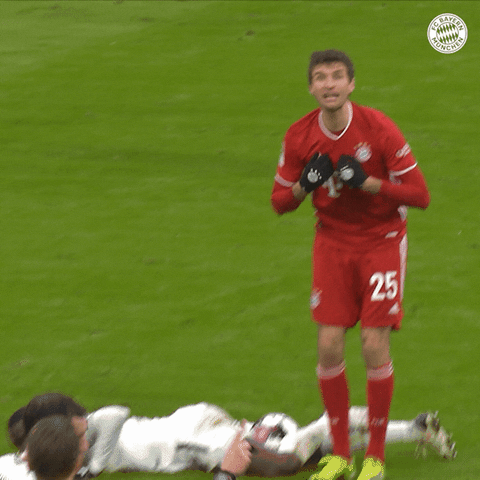 Thomas Muller Reaction GIF by FC Bayern Munich