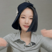 Isa 신나 GIF