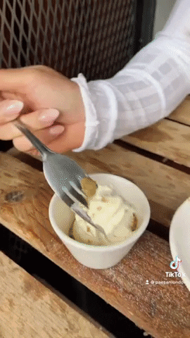 Paola x paesan GIF