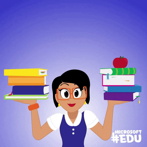Pohyblivý gif s kreslenou učitelkou s brýlemi, zvedající obě ruce, na kterých je hromada knih, ke stropu. 