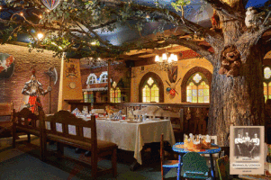 Berneliai vaikai restoranas GIF