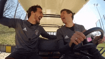 thomas muller laughing GIF by FC Bayern Munich